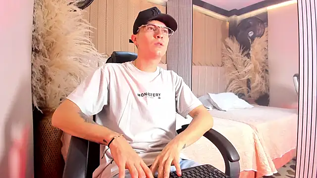 Diamondss 1 online show from 05-15-26, 08:27