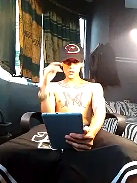 Snapshot of maxwell_crazy1 chatting on 05-13-26, 10:27 maxwell crazy1 online show from 05-13-26, 10:27