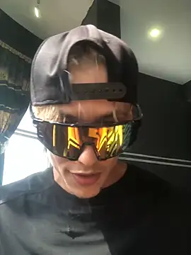Snapshot of maxwell_crazy1 chatting on 05-14-26, 03:08 maxwell crazy1 online show from 05-14-26, 03:08