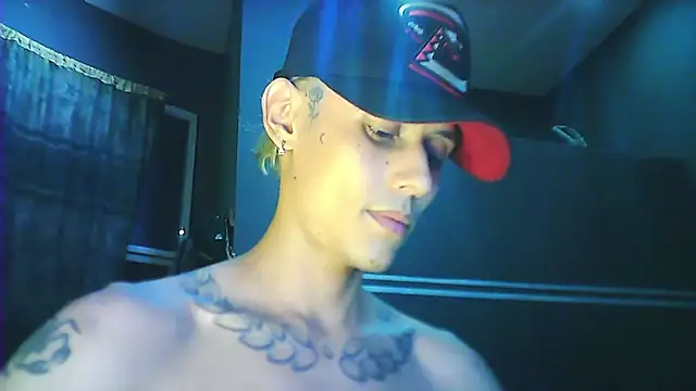 Snapshot of maxwell_crazy1 chatting on 05-15-26, 11:34 maxwell crazy1 online show from 05-15-26, 11:34