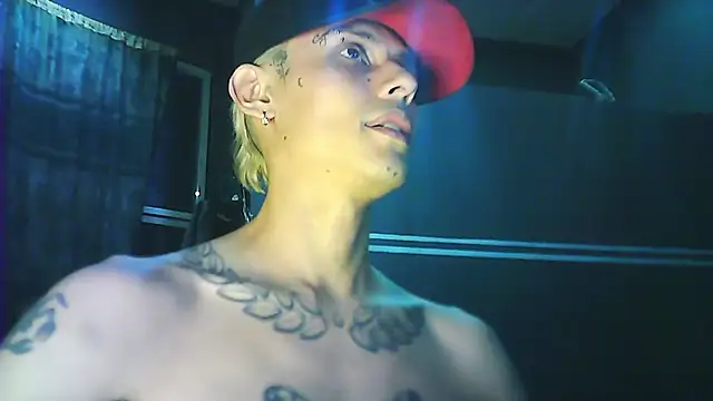 Snapshot of maxwell_crazy1 chatting on 05-15-26, 11:56 maxwell crazy1 online show from 05-15-26, 11:56