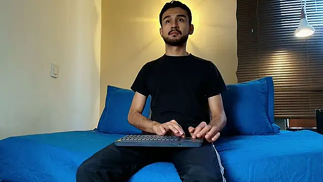 AxelClark S online show from 05-22-26, 07:52