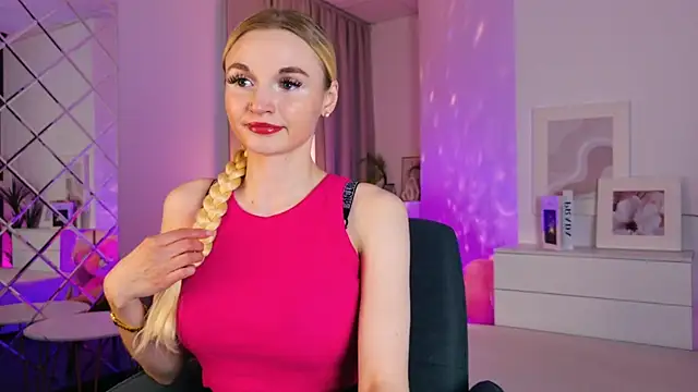 Mila  Lux online show from 05-30-26, 08:28