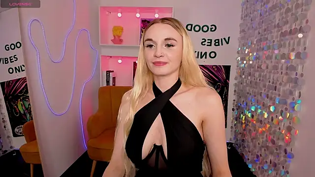 Mila  Lux online show from 06-29-26, 08:53