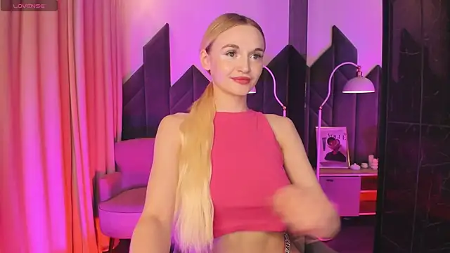 Mila  Lux online show from 07-06-26, 08:55