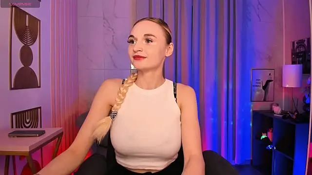 Mila  Lux online show from 07-10-26, 09:06