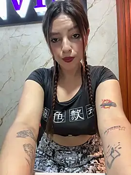 Miel rousse online show from 05-17-26, 05:16