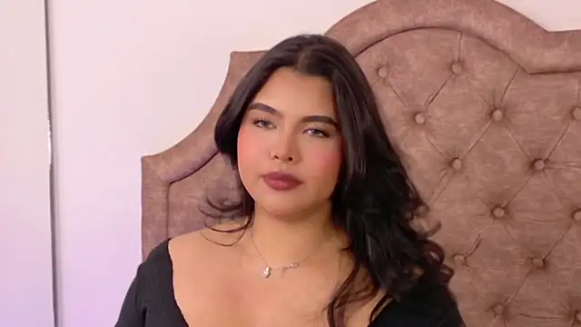 SophiaCollinss online show from 05-23-26, 08:57