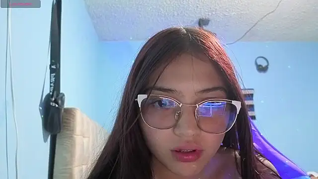 Snapshot of nina_hot59 chatting on 05-18-26, 02:51 nina hot59 online show from 05-18-26, 02:51