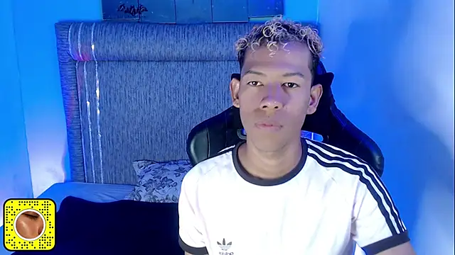 Snapshot of Taylerr_18 chatting on 05-14-26, 05:36 Taylerr 18 online show from 05-14-26, 05:36