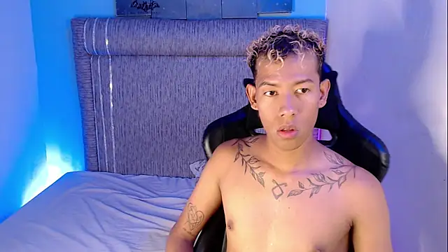 Snapshot of Taylerr_18 chatting on 05-18-26, 04:07 Taylerr 18 online show from 05-18-26, 04:07