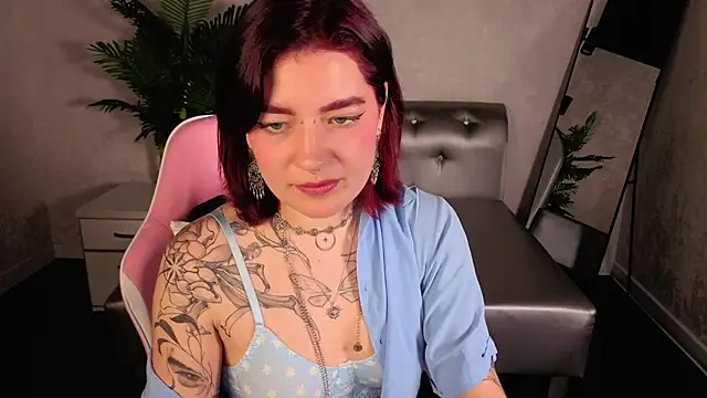 Snapshot of Nikki_Gringer chatting on 05-27-26, 01:57 Nikki Gringer online show from 05-27-26, 01:57