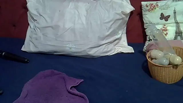 Queenleahx online show from 06-10-26, 06:23