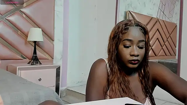 Snapshot of SophiaScottX chatting on 05-21-26, 11:39 SophiaScottX online show from 05-21-26, 11:39