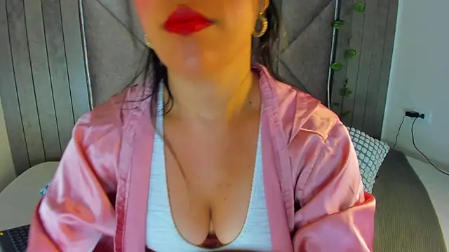 NinaSpicy   online show from 05-29-26, 11:41