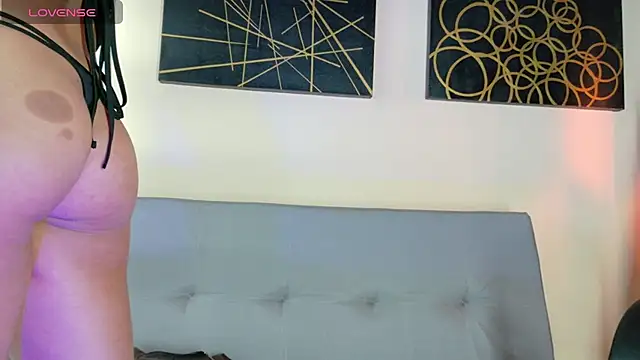 Snapshot of Sofi_Williams2 chatting on 05-23-26, 07:29 Sofi Williams2 online show from 05-23-26, 07:29