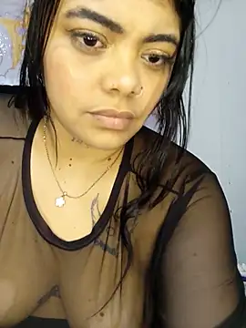 luxuryluna online show from 05-18-26, 04:07