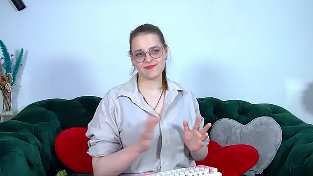 AlexaAvery online show from 05-23-26, 06:40