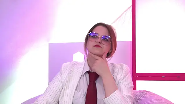 AlexaAvery online show from 05-27-26, 06:21