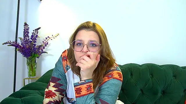AlexaAvery online show from 05-30-26, 06:21