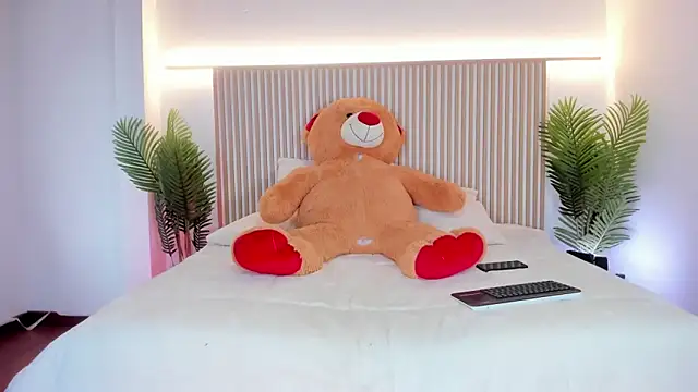 Milu blossom online show from 06-05-26, 03:07