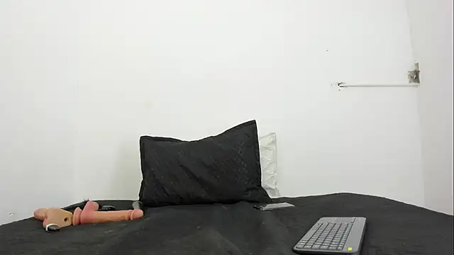 Mia Diamante online show from 05-28-26, 08:39
