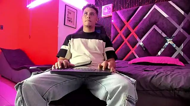 dominic connor online show from 07-25-26, 03:37