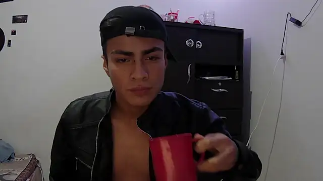 Snapshot of Fenix_hardcock chatting on 05-18-26, 11:16 Fenix hardcock online show from 05-18-26, 11:16