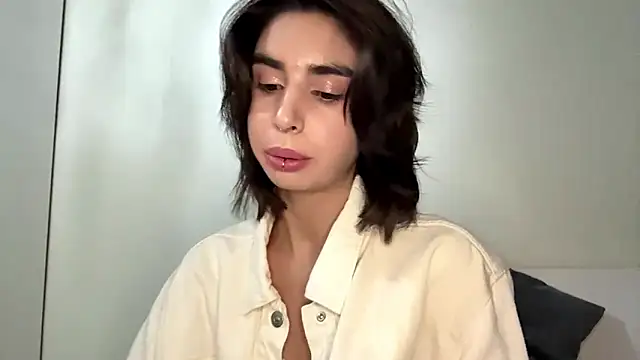 JessiaRuezga online show from 05-24-26, 12:21