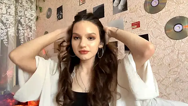 CarleenColley online show from 05-19-26, 07:58