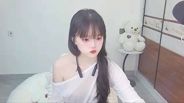 Evil-Bunny007 online show from 05-16-26, 10:36
