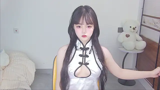 Evil-Bunny007 online show from 05-18-26, 10:32