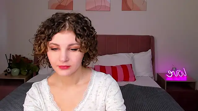 Kira  Fluffy online show from 05-26-26, 12:06