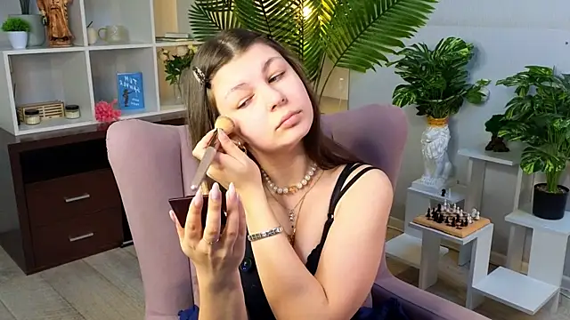 RomanaBackus online show from 05-19-26, 01:17
