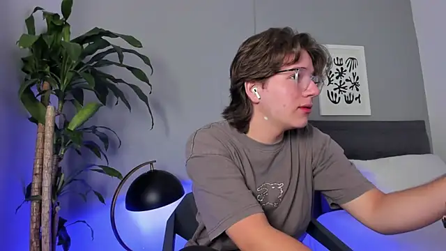 LucasMoraless online show from 05-28-26, 01:52