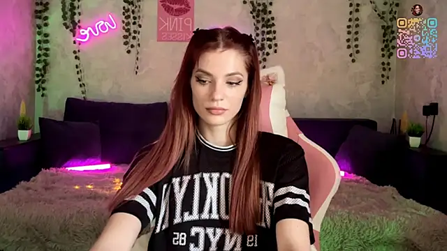 Snapshot of Angelina_Charm_ chatting on 05-19-26, 06:53 Angelina Charm online show from 05-19-26, 06:53