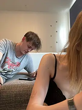 LauraundSteve  online show from 06-02-26, 03:47
