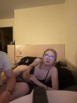 LauraundSteve  online show from 07-16-26, 08:37