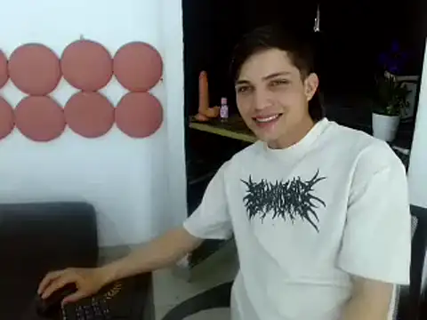 MaxxLouis online show from 05-23-26, 12:09