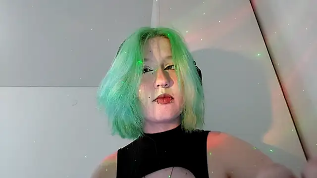 Snapshot of HunXena chatting on 05-17-26, 03:19 HunXena online show from 05-17-26, 03:19