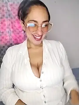 Pamela sa online show from 05-27-26, 05:43