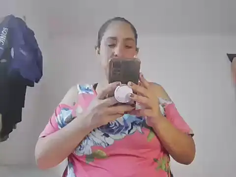 Pamela sa online show from 06-18-26, 06:23