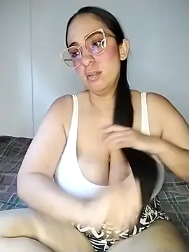 Pamela sa online show from 07-16-26, 08:04