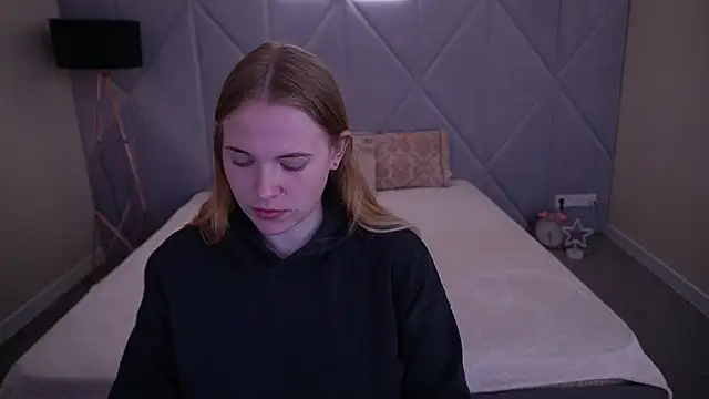 NikkyReyyy online show from 05-27-26, 05:26