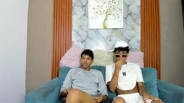 Snapshot of THREE_BLACK chatting on 05-18-26, 08:36 THREE BLACK online show from 05-18-26, 08:36
