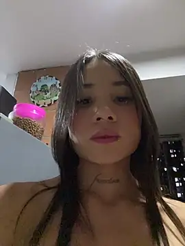 MiaIssaza online show from 08-06-26, 11:50