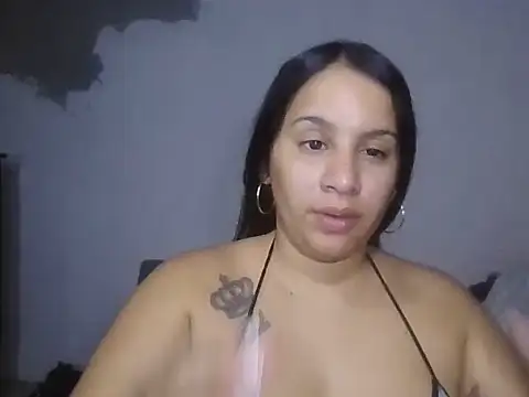 Snapshot of tifanny27 chatting on 08-04-26, 05:54 tifanny27 online show from 08-04-26, 05:54
