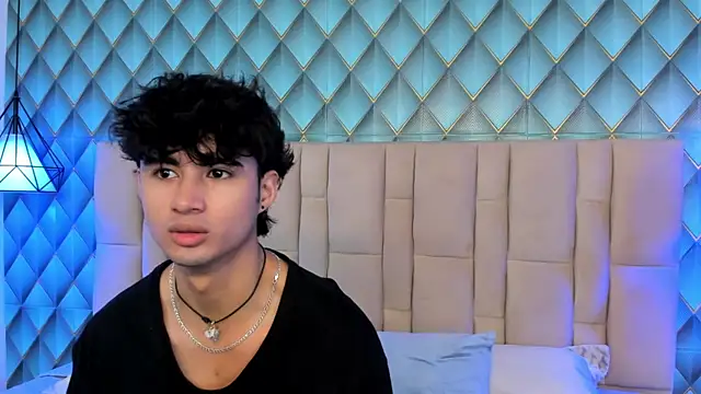 Snapshot of Sofia-Ethan chatting on 07-12-26, 01:46 Sofia-Ethan online show from 07-12-26, 01:46