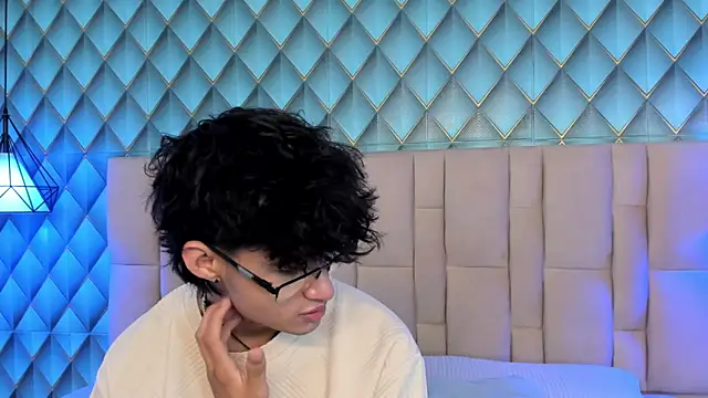 Snapshot of Sofia-Ethan chatting on 07-19-26, 02:21 Sofia-Ethan online show from 07-19-26, 02:21