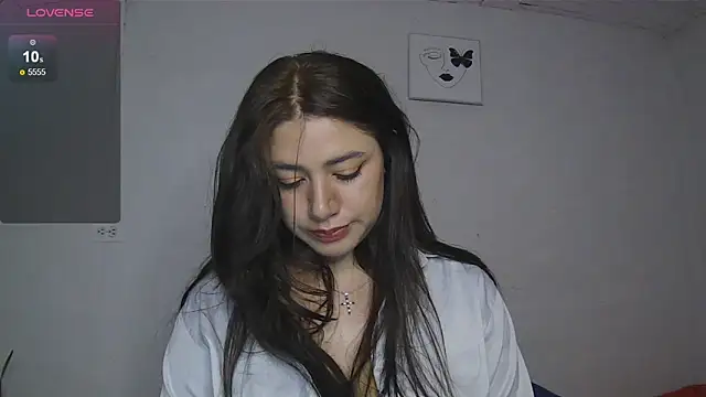 Snapshot of alythia chatting on 05-25-26, 01:22 alythia online show from 05-25-26, 01:22